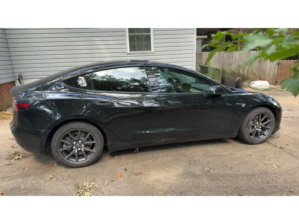 2018 Tesla Model 3 view 3