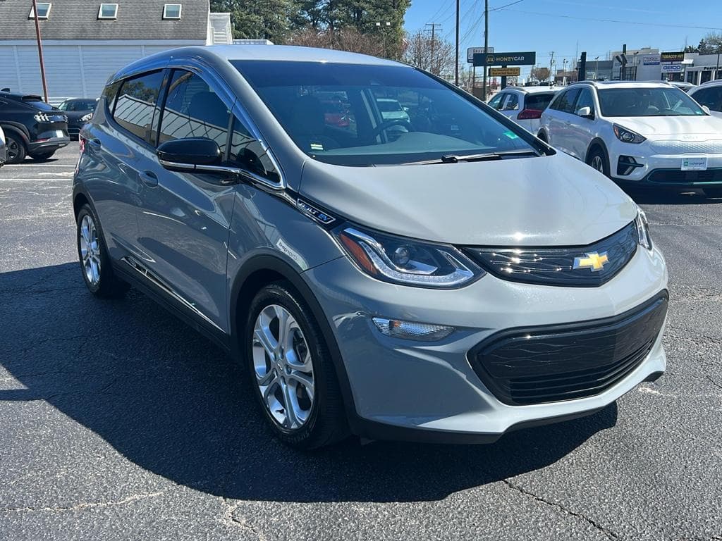 2021 Chevrolet Bolt EV view 4