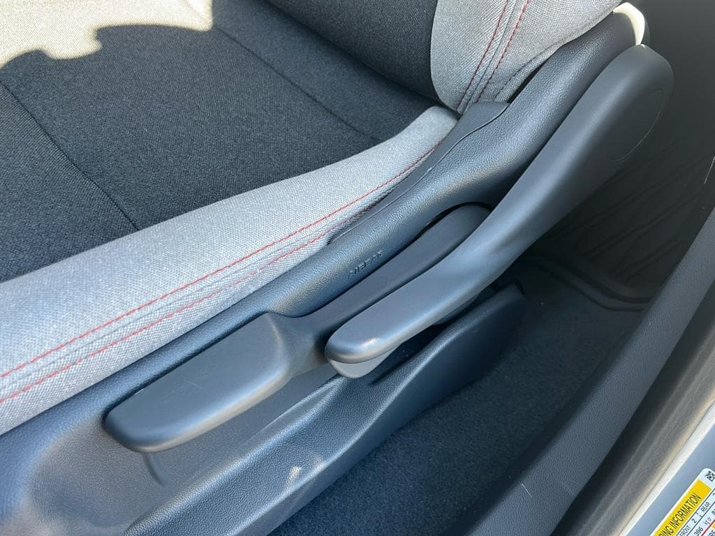 2021 Chevrolet Bolt EV view 7