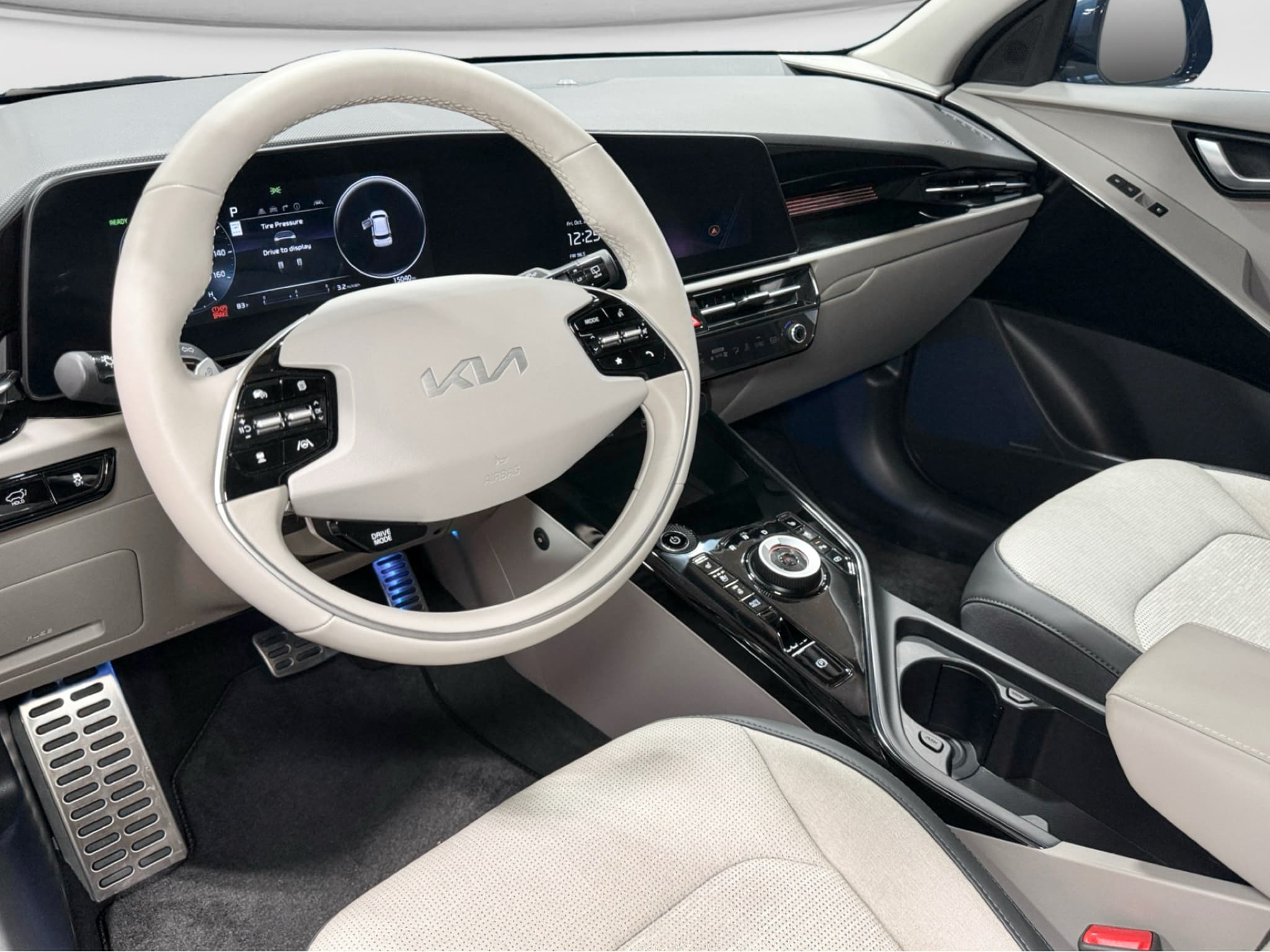 2024 Kia Niro EV view 18