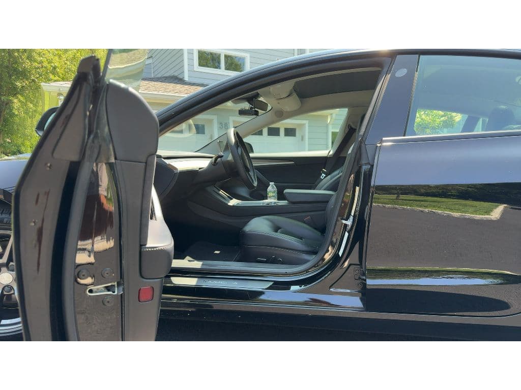 2022 Tesla Model 3 view 3