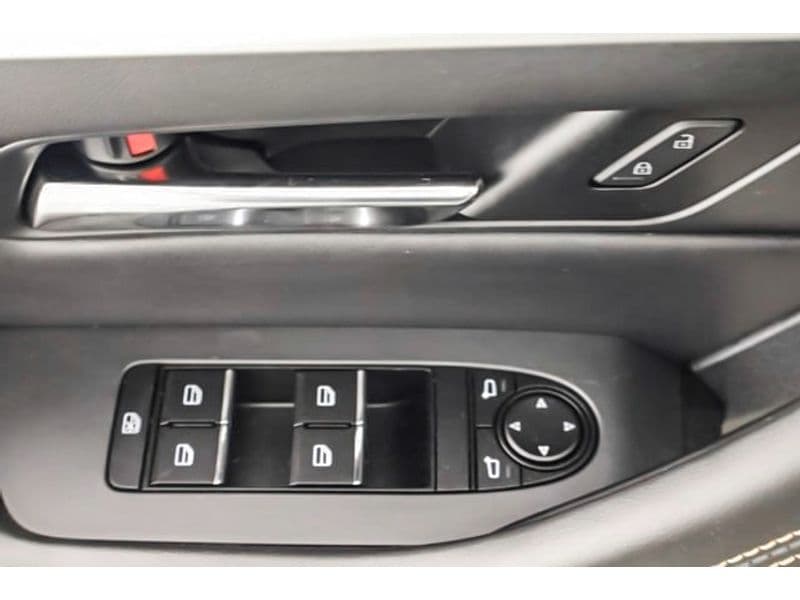2025 Mazda CX-90 PHEV view 8