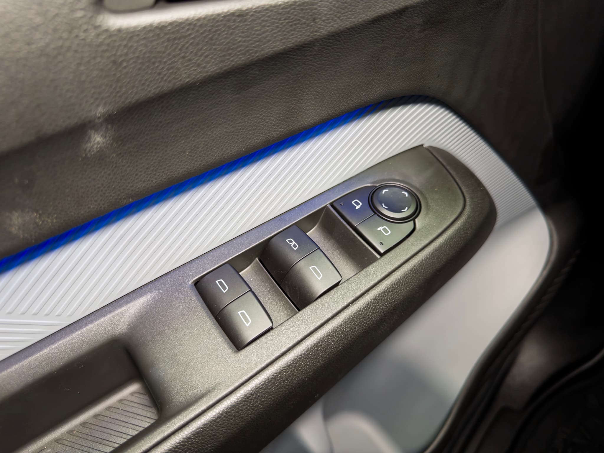 2027 Chevrolet Bolt view 8