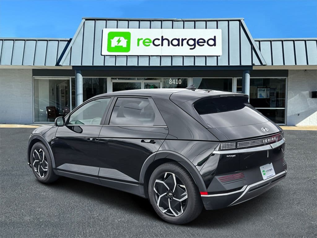 2022 Hyundai IONIQ 5 view 2