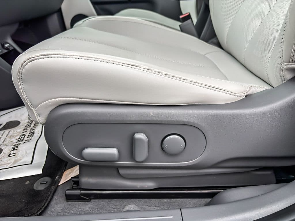 2022 Hyundai IONIQ 5 view 6