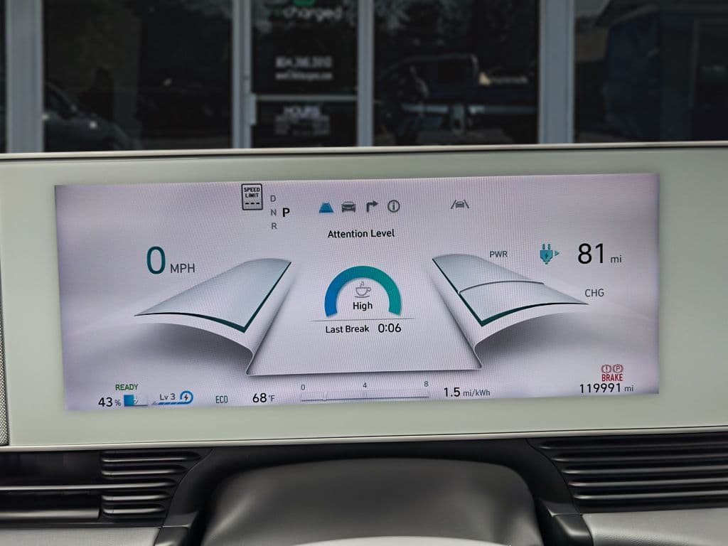 2022 Hyundai IONIQ 5 view 8