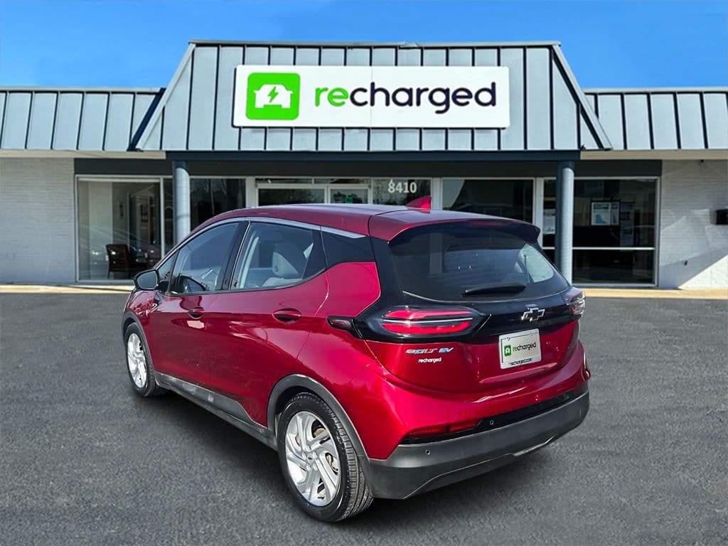 2022 Chevrolet Bolt EV view 2