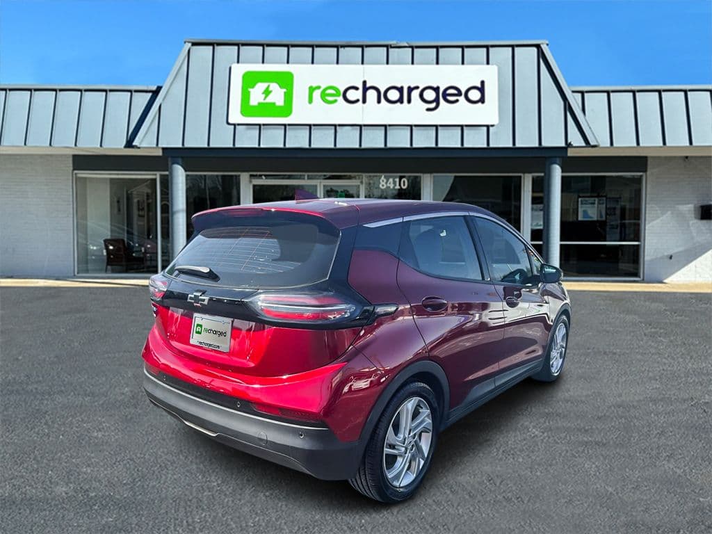 2022 Chevrolet Bolt EV view 3
