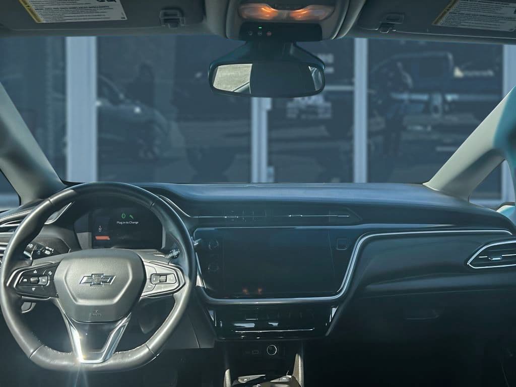 2022 Chevrolet Bolt EV view 13