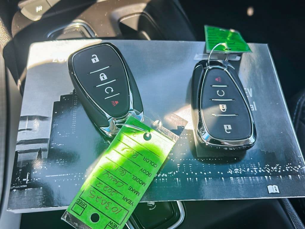 2022 Chevrolet Bolt EV view 16
