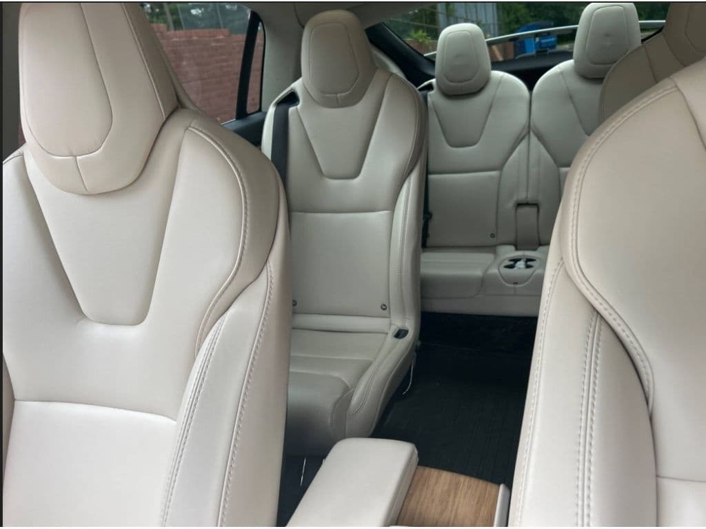 2018 Tesla Model X view 6