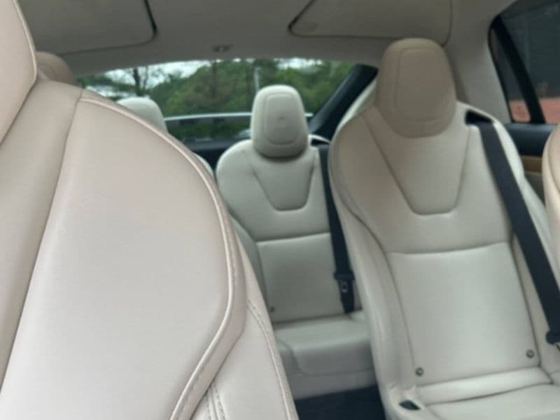 2018 Tesla Model X view 7