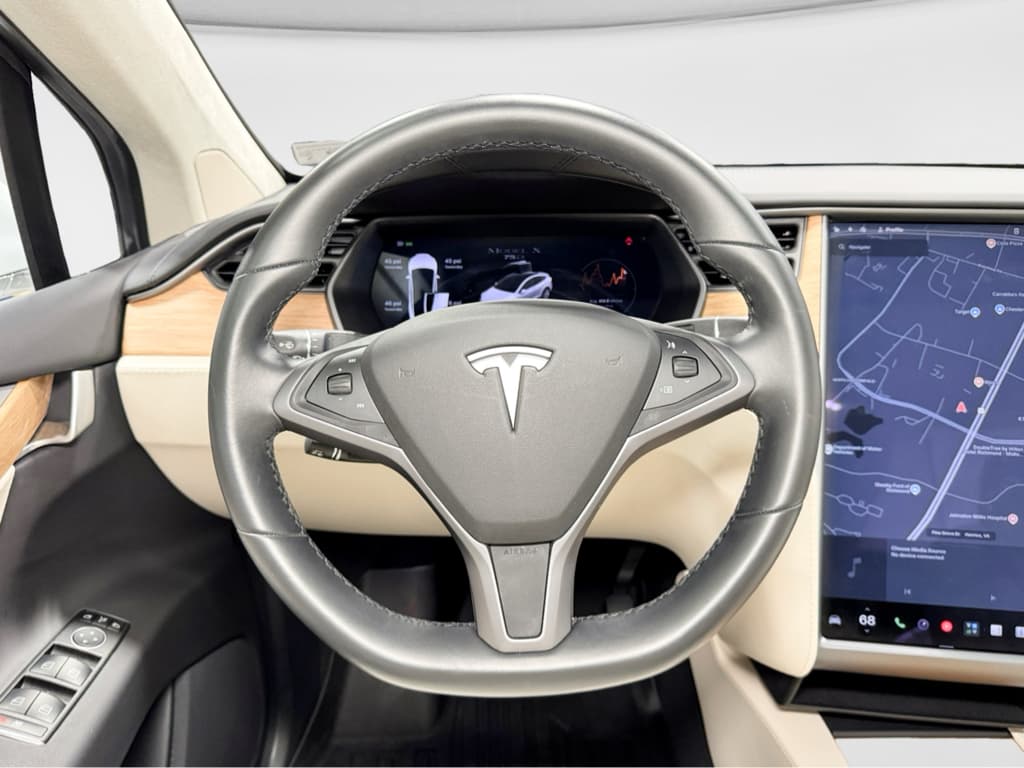 2018 Tesla Model X view 9