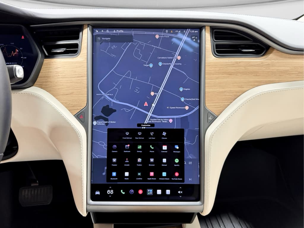 2018 Tesla Model X view 12