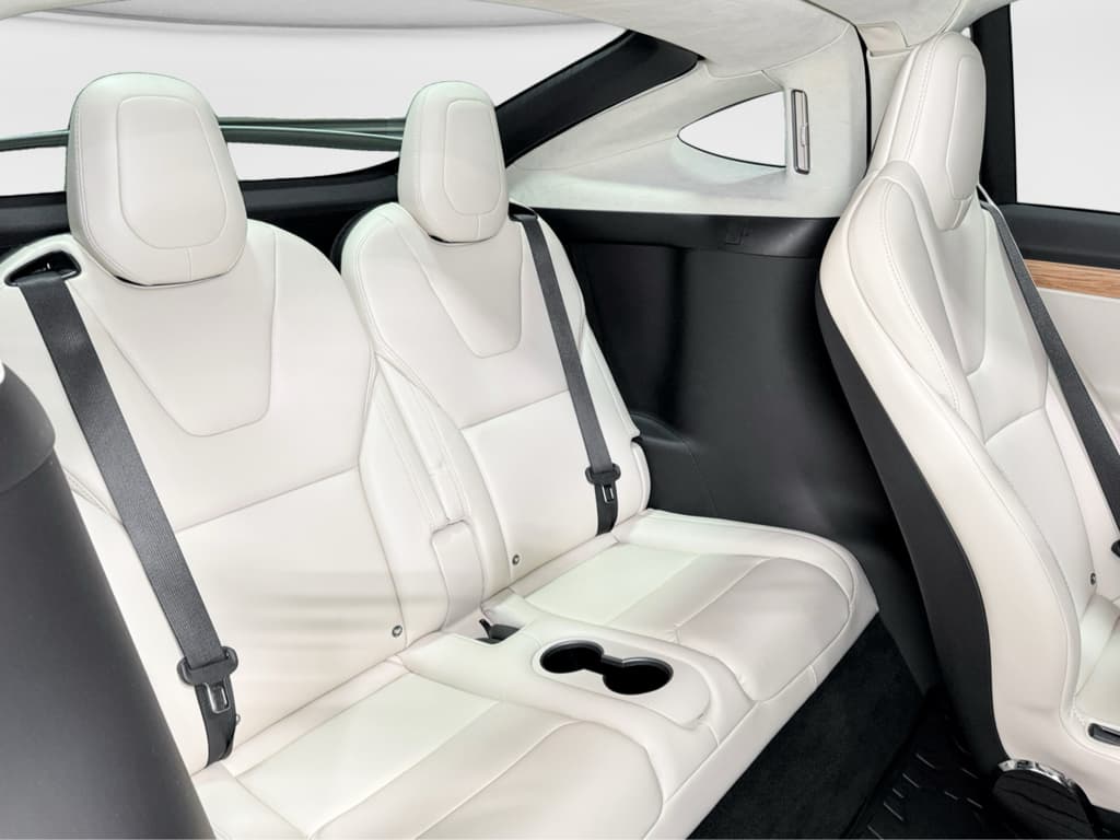 2018 Tesla Model X view 23