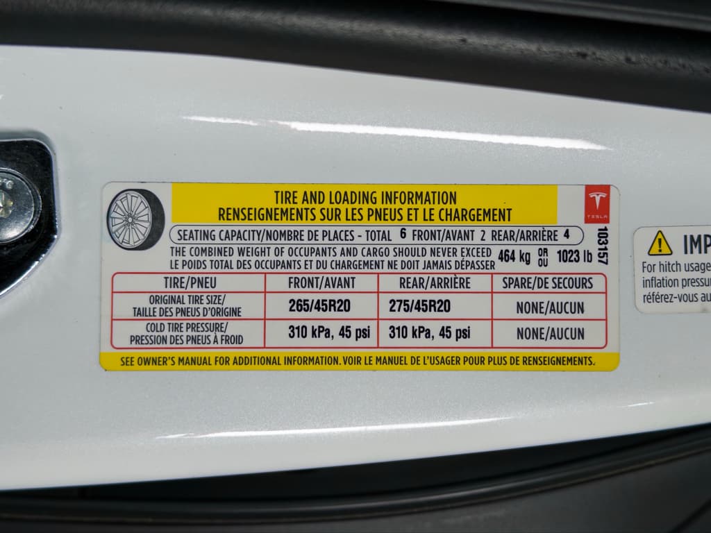 2018 Tesla Model X view 31