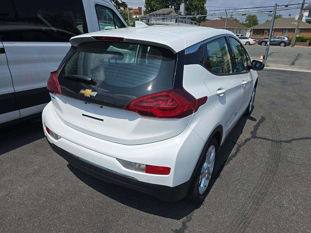 2021 Chevrolet Bolt EV view 3