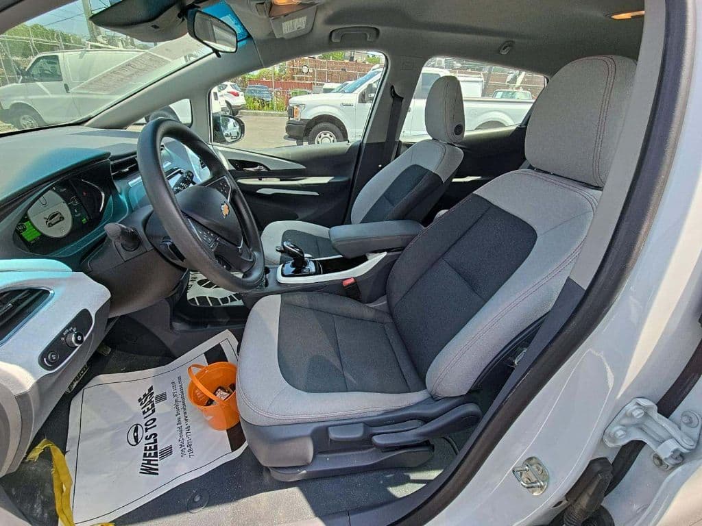 2021 Chevrolet Bolt EV view 5