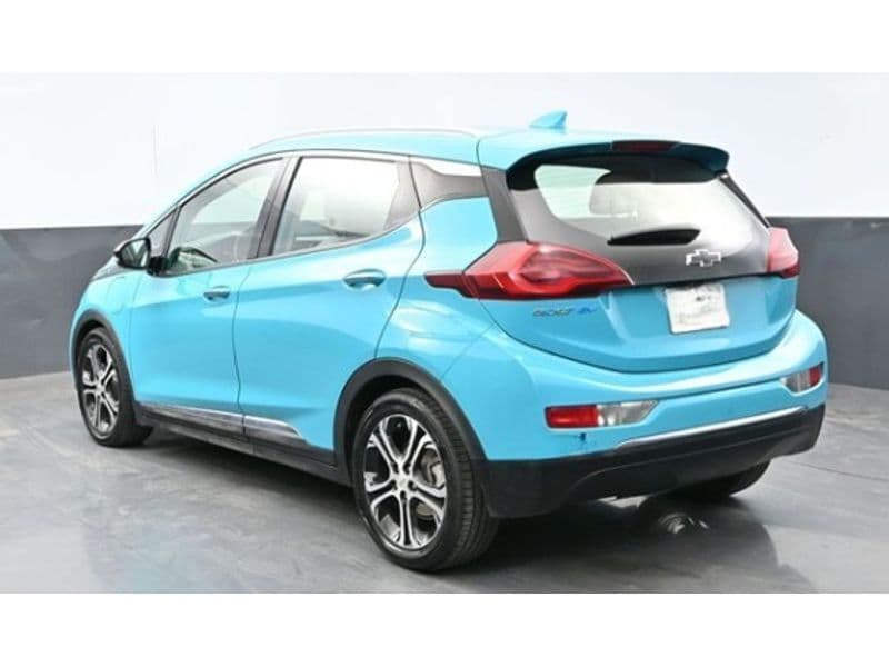 2021 Chevrolet Bolt EV view 3