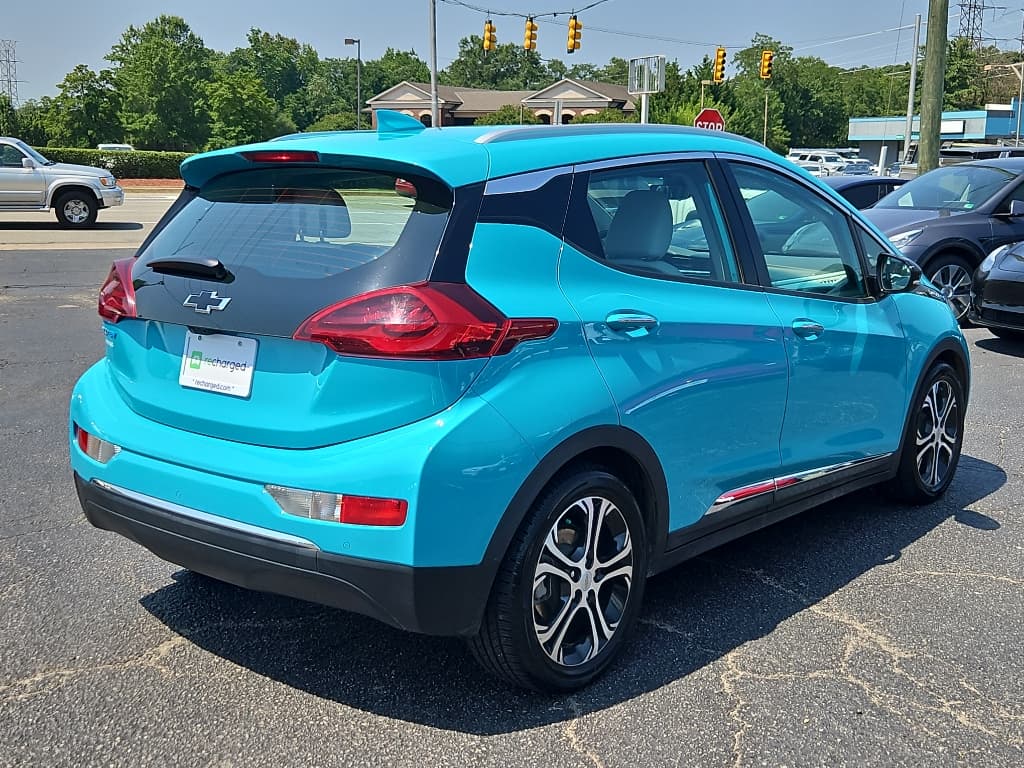 2021 Chevrolet Bolt EV view 3