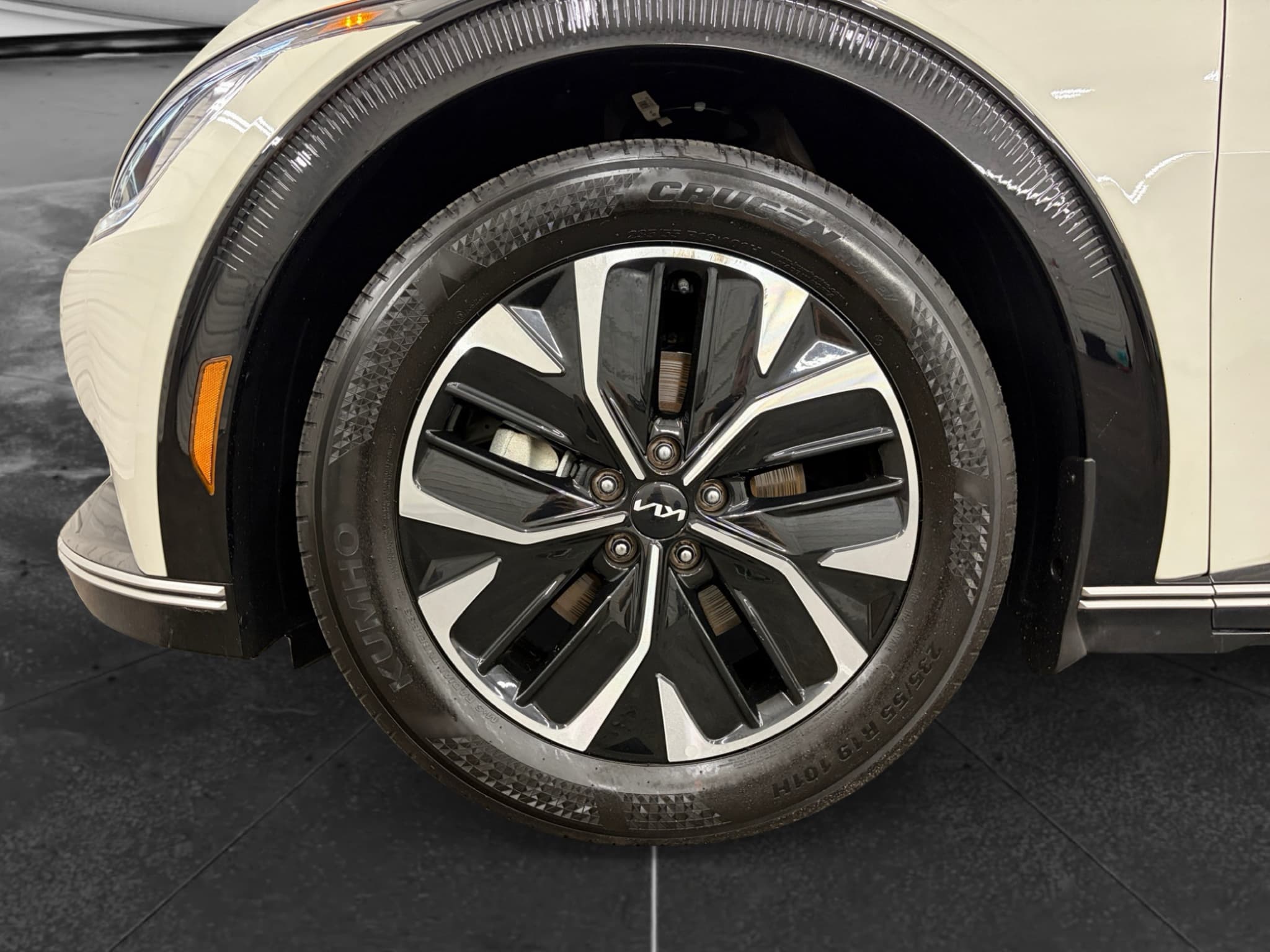 2023 Kia EV6 view 29