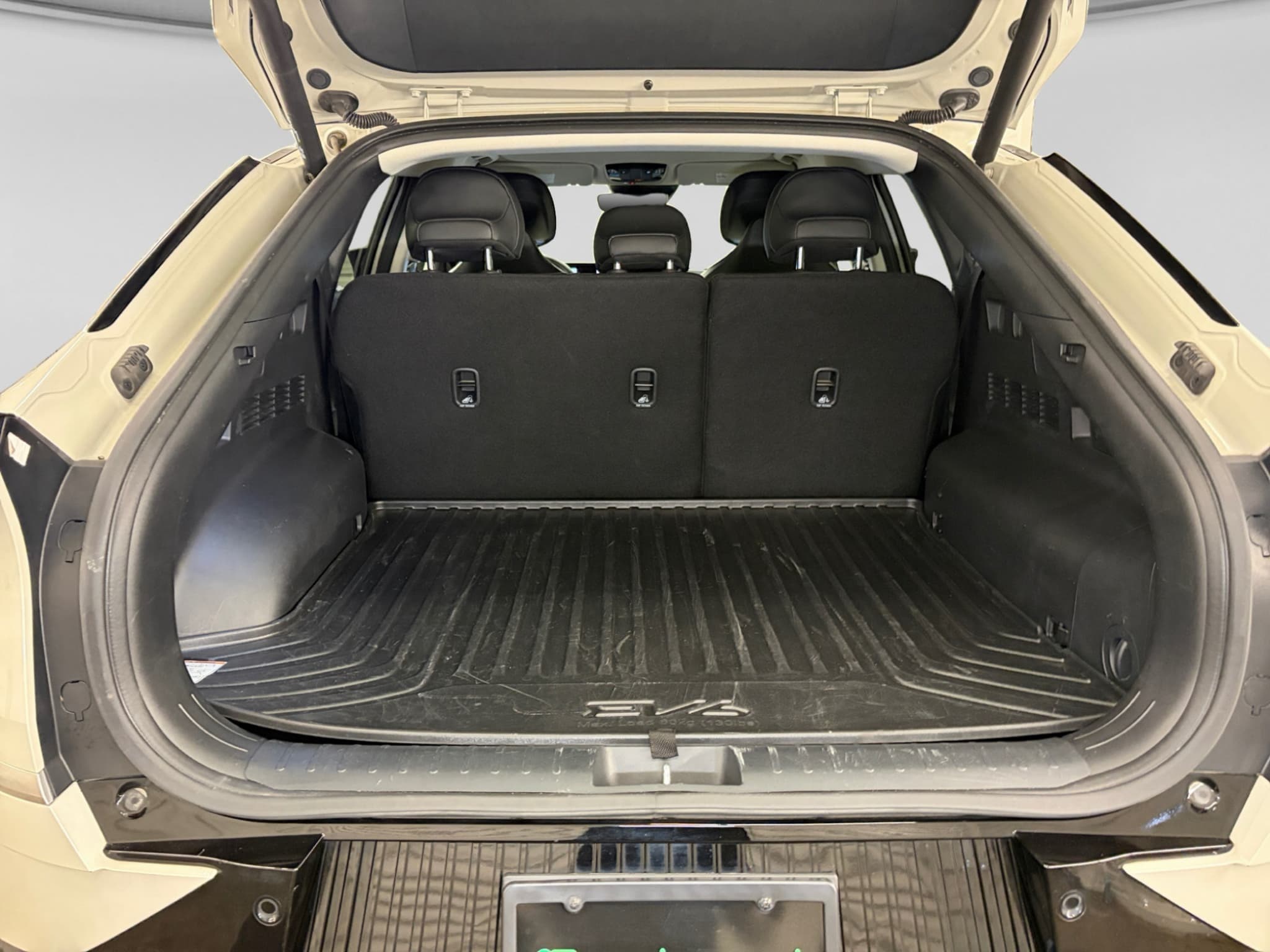 2023 Kia EV6 view 27