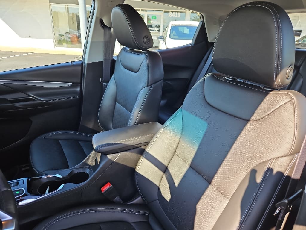 2022 Chevrolet Bolt EV view 16