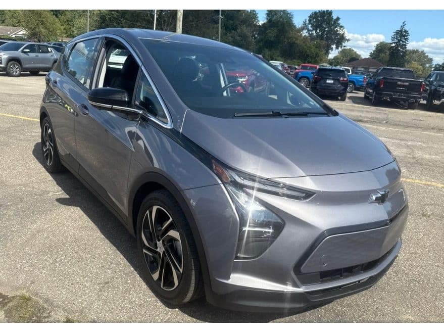 2022 Chevrolet Bolt EV view 2
