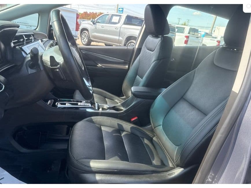 2022 Chevrolet Bolt EV view 5