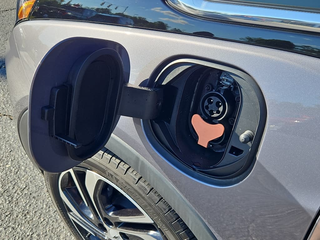 2022 Chevrolet Bolt EV view 5