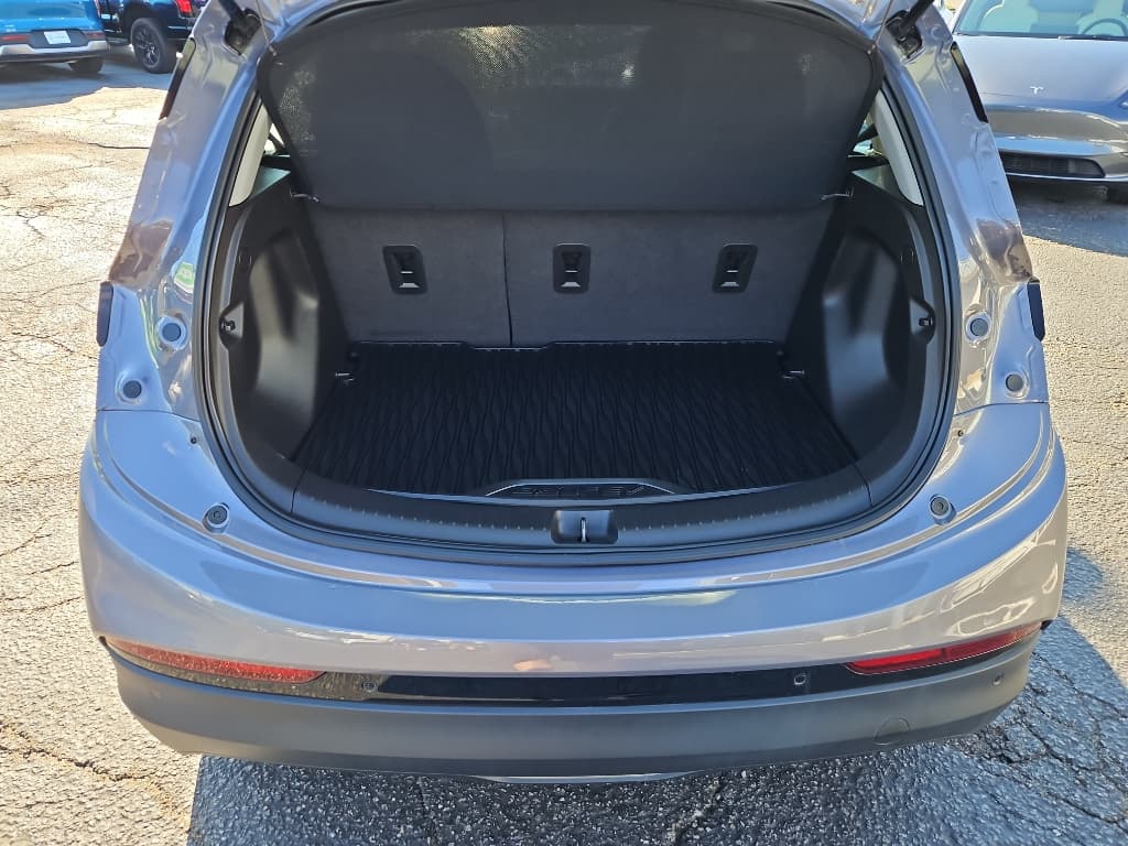 2022 Chevrolet Bolt EV view 24