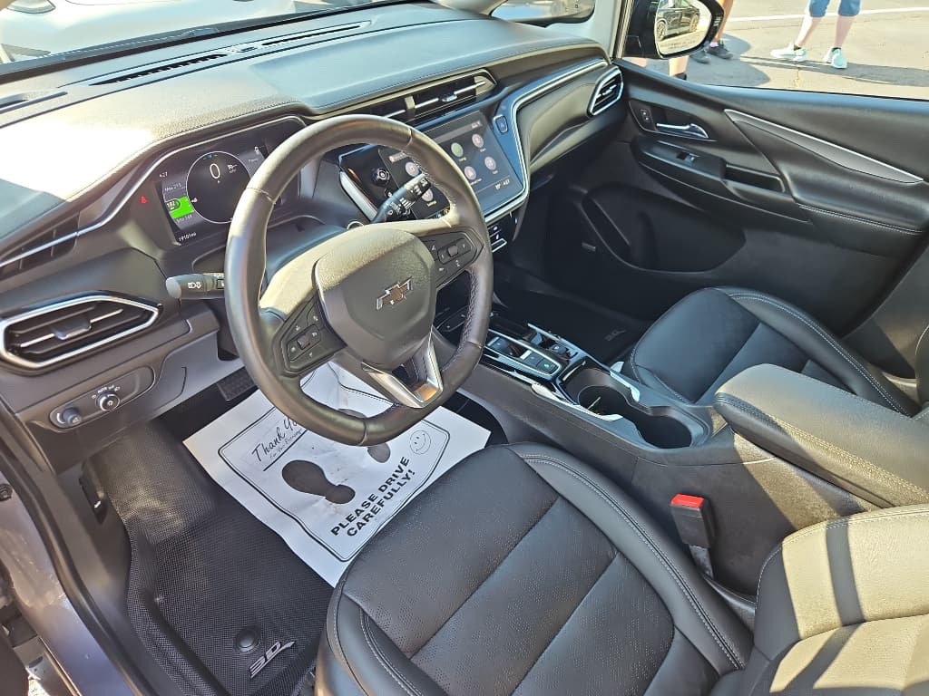2022 Chevrolet Bolt EV view 17