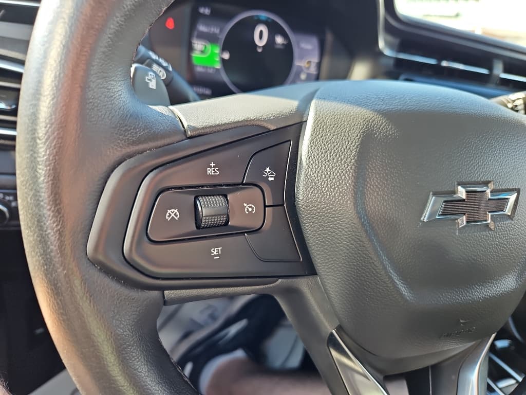 2022 Chevrolet Bolt EV view 9