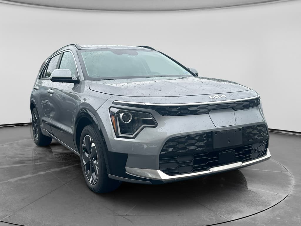 2024 Kia Niro EV view 3