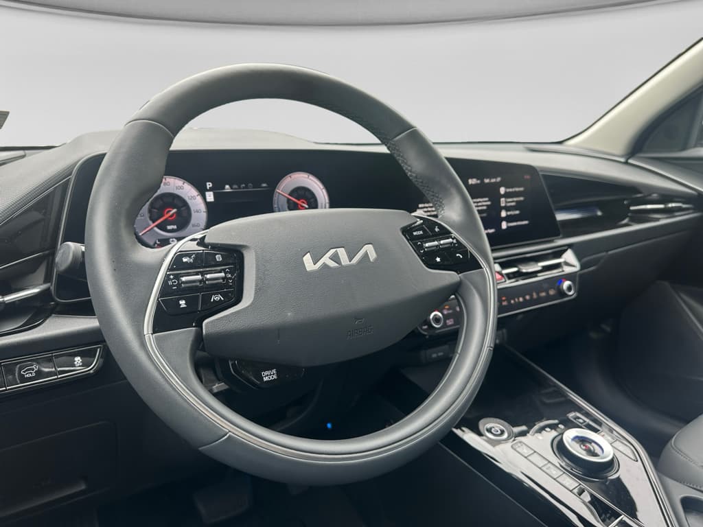 2024 Kia Niro EV view 6