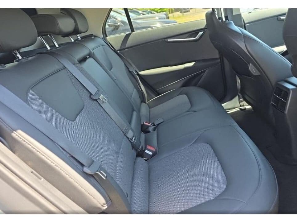 2024 Kia Niro EV view 6