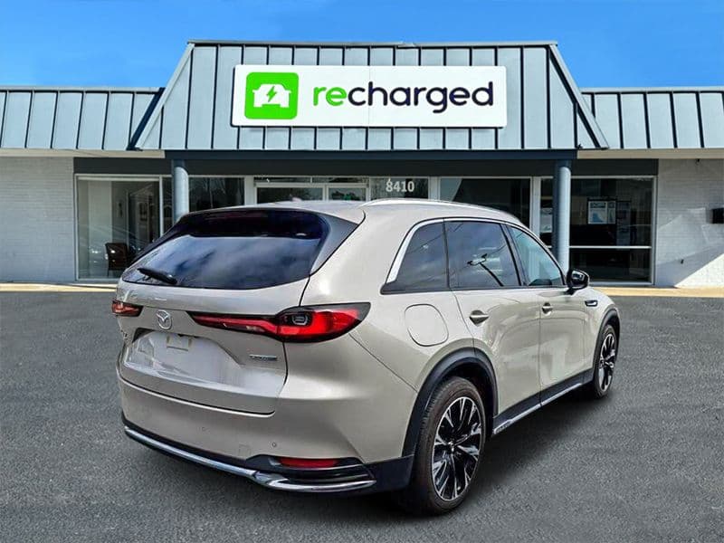 2024 Mazda CX-90 view 3