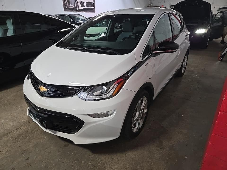 2021 Chevrolet Bolt EV view 1