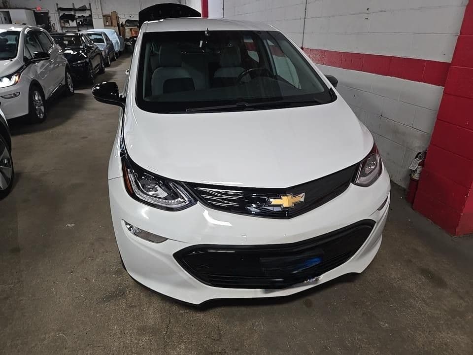 2021 Chevrolet Bolt EV view 2