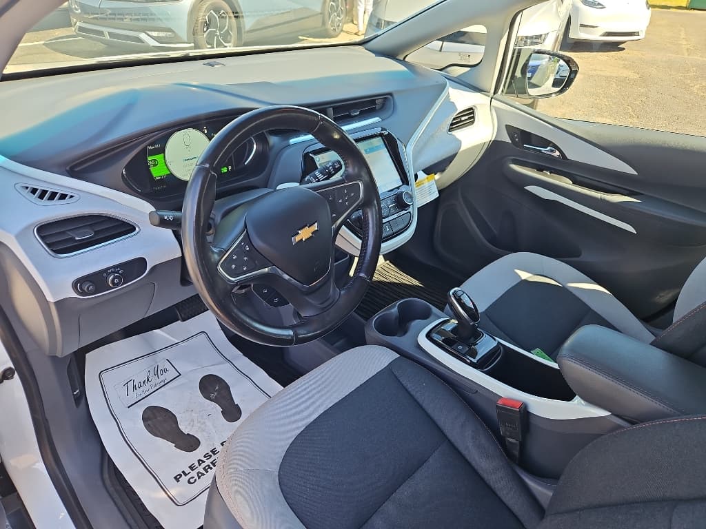 2021 Chevrolet Bolt EV view 17