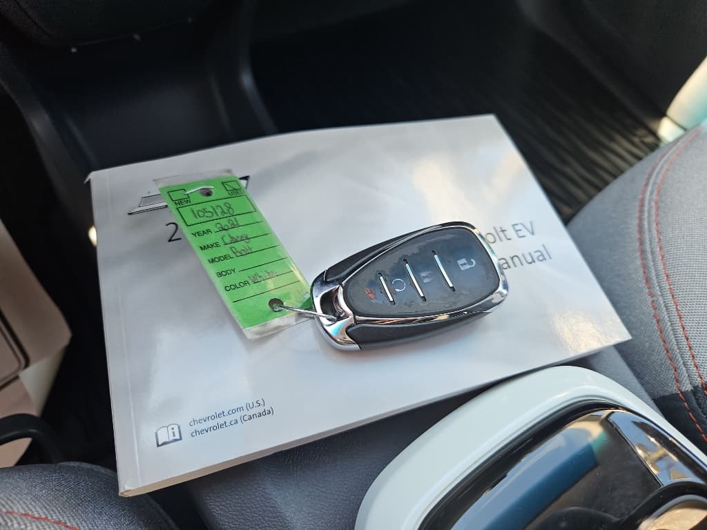 2021 Chevrolet Bolt EV view 20