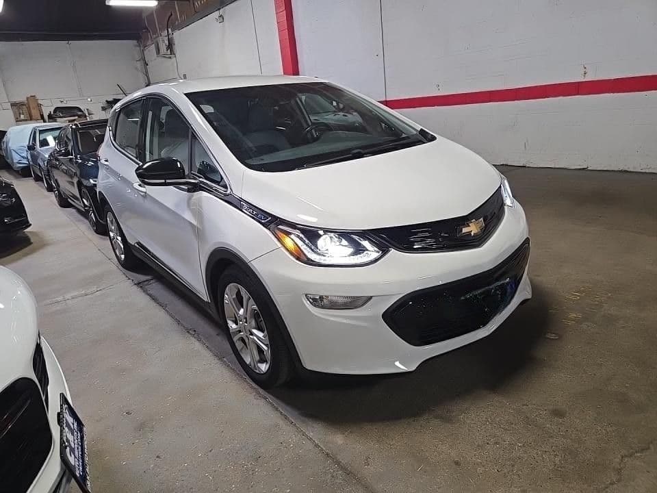 2021 Chevrolet Bolt EV view 3