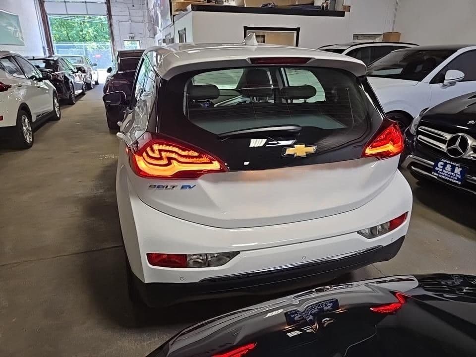 2021 Chevrolet Bolt EV view 5