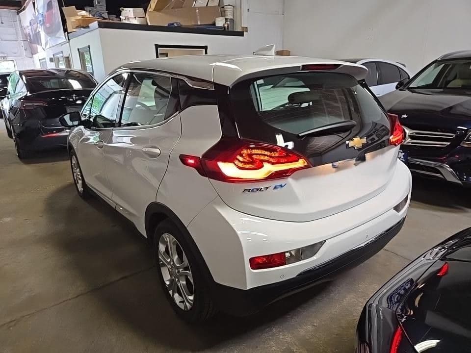 2021 Chevrolet Bolt EV view 6