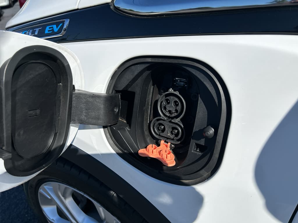 2021 Chevrolet Bolt EV view 5