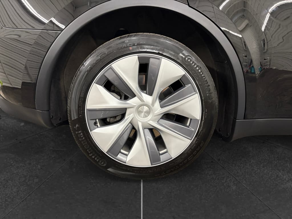 2023 Tesla Model Y view 35