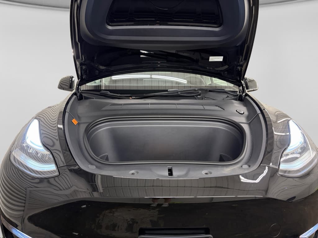 2023 Tesla Model Y view 23
