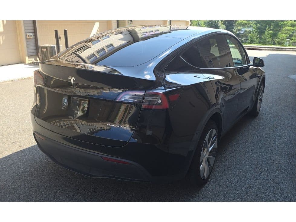 2023 Tesla Model Y view 3