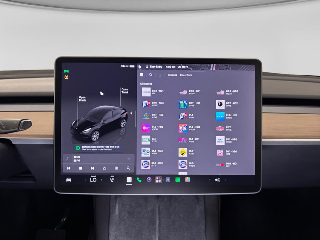 2023 Tesla Model Y view 10