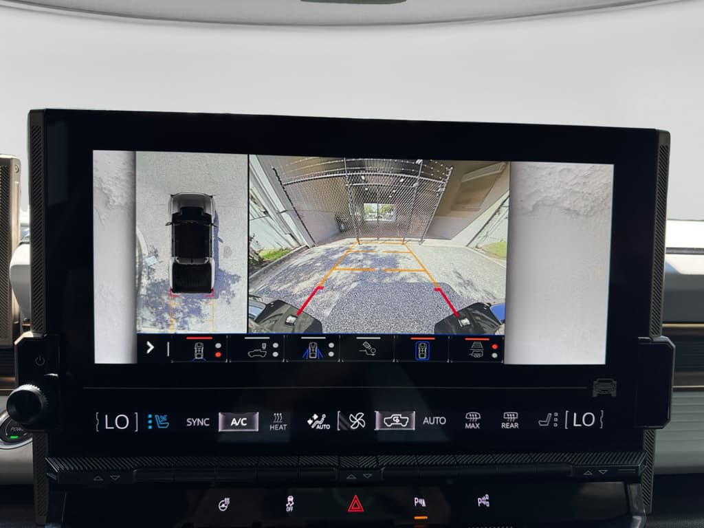 2024 GMC Hummer EV Pickup view 14